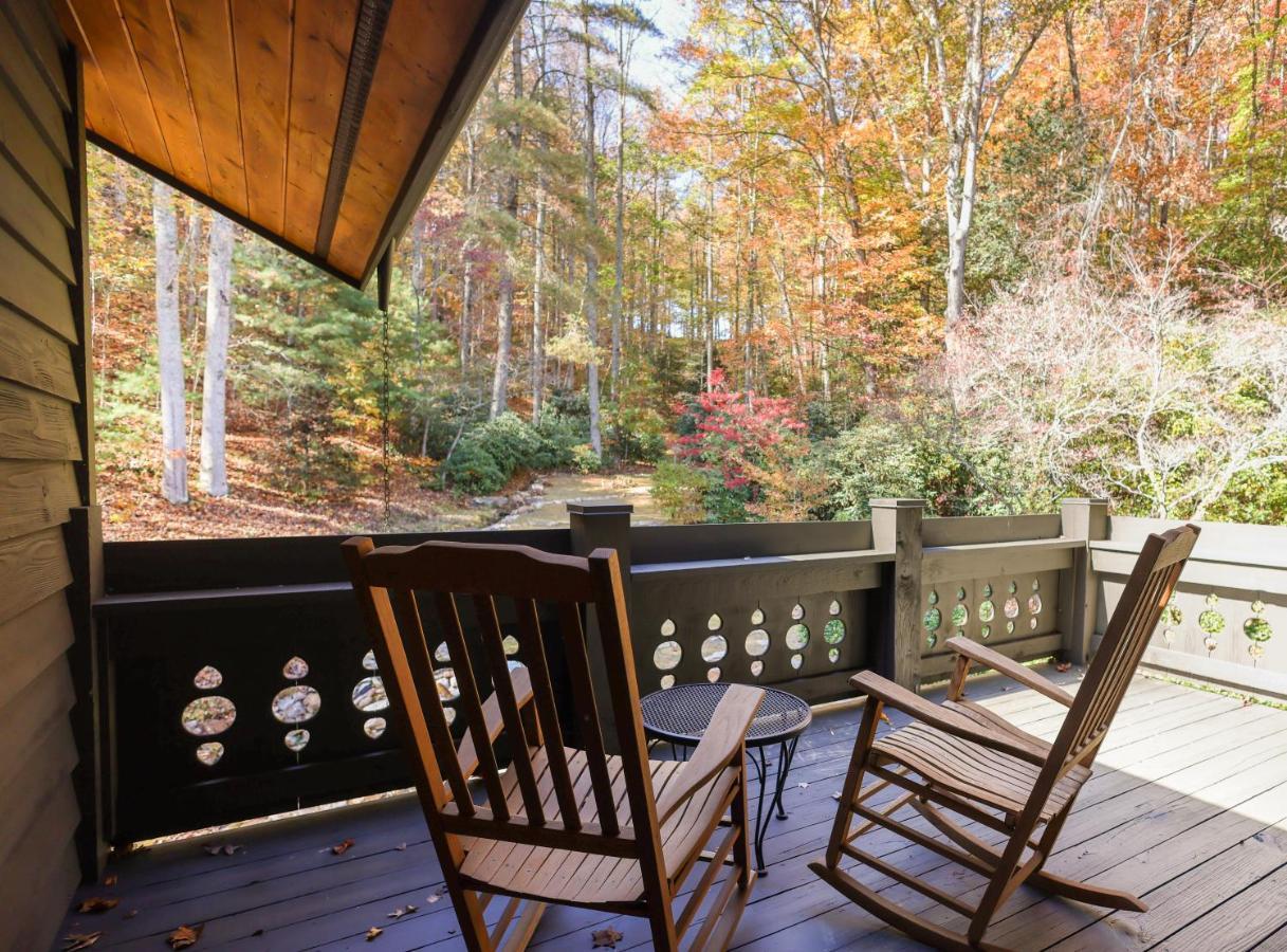 Outland Chalet & Suites Great Smoky Mountains Whittier Zimmer foto